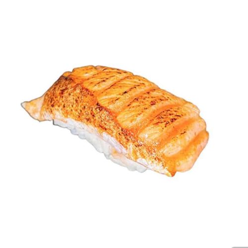 NIGIRI ABURI SAUMON: Nigiri sushi avec saumon grillé, fondant et savoureux.